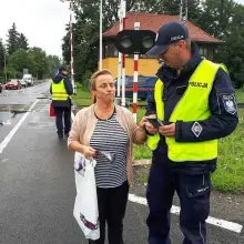 Zobacz zdjęcie: Dzielnicowy i sokiści: akcja „Bezpieczny przejazd”