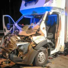 Zobacz zdjęcie: Nocny wypadek na A4. Kierowca busa ranny
