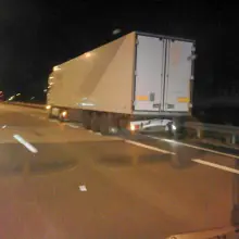 Zobacz zdjęcie: Nocny wypadek na A4. Kierowca busa ranny