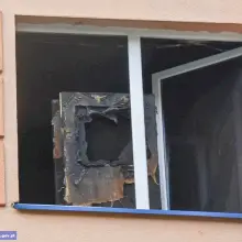 Zobacz zdjęcie: Policjanci uratowali życie mężczyznom uwięzionym w płonącym mieszkaniu