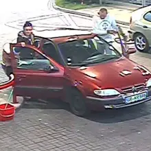 Zobacz zdjęcie: Ukradli paliwo. Poznajesz ich? Powiadom policję
