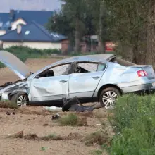 Zobacz zdjęcie: Kolejny wypadek przed Wartą. Auto wypadło z drogi