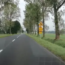 Zobacz zdjęcie: Nowe oznakowanie przed zakrętem śmierci koło Warty