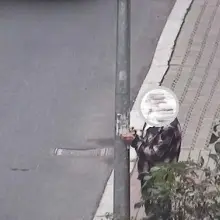 Zobacz zdjęcie: Chciał się reklamować na latarniach, dostał mandat