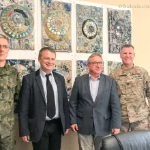 Zobacz zdjęcie: Nowa zmiana żołnierzy US Army w bolesławieckim ratuszu