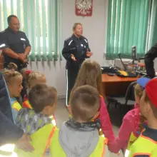 Zobacz zdjęcie: Dzieci z przedszkola w Osiecznicy poznały zawód policjanta