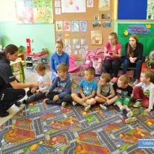 Zobacz zdjęcie: Dzielnicowi odwiedzili przedszkolaków