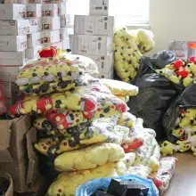 Zobacz zdjęcie: Sprzedawali podróby maskotek i zegarków. Towar warty prawie 370 tys. zł przejęty