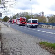 Zobacz zdjęcie: Młoda dziewczyna chciała skoczyć z mostu