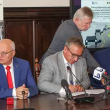 Zobacz zdjęcie: Będzie 13 nowych autobusów nismoemisyjnych. Umowa podpisana