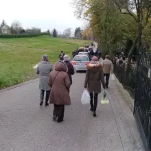 Zobacz zdjęcie: Tysiące ludzi odwiedza bolesławiecki cmentarz