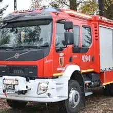 Zobacz zdjęcie: Strażacy z Gromadki z nowym wozem pożarniczym