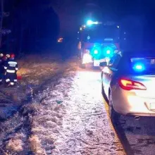 Zobacz zdjęcie: Wypadek pod Trzebieniem. Jedna osoba ranna