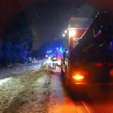 Zobacz zdjęcie: Wypadek pod Trzebieniem. Jedna osoba ranna