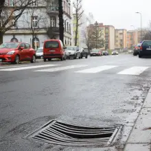 Zobacz zdjęcie: Wybrakowana kratka kanalizacyjna przy Ogrodowej