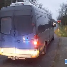 Zobacz zdjęcie: 54-latek bez prawa jazdy woził młodzież autobusem