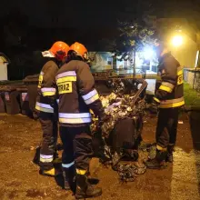 Zobacz zdjęcie: Ugaszone kontenery na śmieci