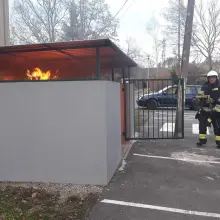 Переглянути фотографію: Підпалили сміттєві контейнери в Івінах