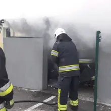 Переглянути фотографію: Підпалили сміттєві контейнери в Івінах