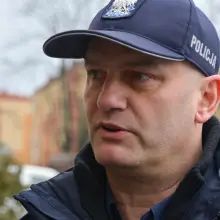 Zobacz zdjęcie: Policjanci z Warty Bolesławieckiej z nowym radiowozem. Zakup współfinansował burmistrz gminy Warta Mirosław Haniszewski