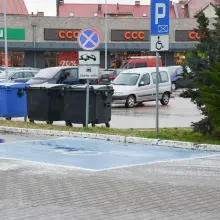 Zobacz zdjęcie: Galeria przy dworcu PKS w Bolesławcu trudno dostępna dla niepełnosprawnych?