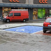 Zobacz zdjęcie: Galeria przy dworcu PKS w Bolesławcu trudno dostępna dla niepełnosprawnych?