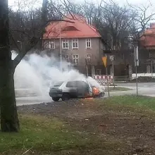 Zobacz zdjęcie: Pożar auta przy alei Tysiąclecia