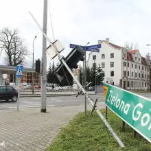 Zobacz zdjęcie: Wiatr połamał sygnalizację