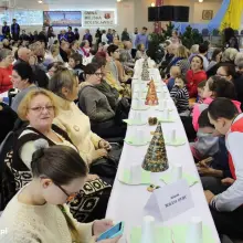 Zobacz zdjęcie: Trwa 18 Opłatek Integracyjny osób niepełnosprawnych