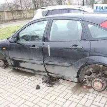Zobacz zdjęcie: Nastolatkowie ukradli koła z co najmniej 6 aut