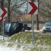 Zobacz zdjęcie: Auto wypadło na zakręcie między Zebrzydową a Czerną
