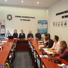 Zobacz zdjęcie: Policyjne ostrzeżenia dla mieszkańców na smartfony. Jest apka BLISKO!