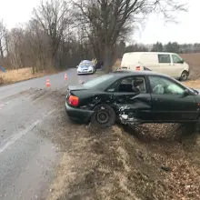 Zobacz zdjęcie: Wypadek w Mierzwinie. Zderzyły się dwa Audi, jedna osoba ranna