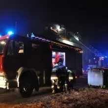 Zobacz zdjęcie: Gasili płonące kominy. Dwie osoby ewakuowane