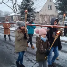 Zobacz zdjęcie: Droga Krzyżowa w intencji diecezji legnickiej w Nowej Kuźni