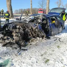 Zobacz zdjęcie: Śmiertelny wypadek między Iwinami a Wartą. Kierowca Audi zginął na miejscu