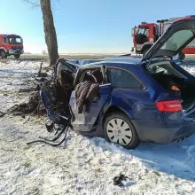 Zobacz zdjęcie: Śmiertelny wypadek między Iwinami a Wartą. Kierowca Audi zginął na miejscu