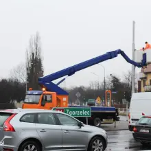 Zobacz zdjęcie: Rozpoczął się montaż sygnalizacji przy Zgorzeleckiej