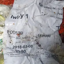 Zobacz zdjęcie: Czytelnik o terenie przy Dino w Iwinach: „JEDEN WIELKI ŚMIETNIK!!!”