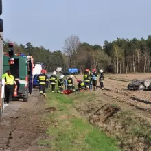 Zobacz zdjęcie: Auto dachowało na A4. Na szczęście nikomu nic się nie stało