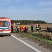 Zobacz zdjęcie: Auto dachowało na A4. Na szczęście nikomu nic się nie stało