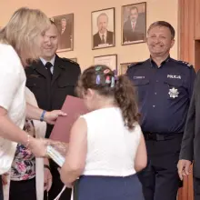 Zobacz zdjęcie: Powiat uhonorował laureatów strażackiego konkursu plastycznego