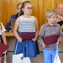 Zobacz zdjęcie: Powiat uhonorował laureatów strażackiego konkursu plastycznego