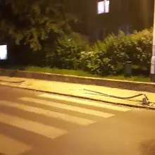 Zobacz zdjęcie: Auto ścięło dwa znaki na Strzyńskiego