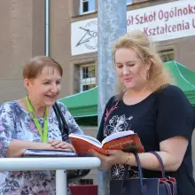 Zobacz zdjęcie: Jak młodzież nie czyta, jak czyta! Świetna akcja ponownie w ZSOiZ!