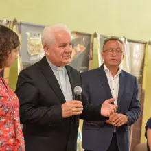 Zobacz zdjęcie: Biskup Franjo Komarica z Banja Luki w II Liceum Ogólnokształcącym w Bolesławcu