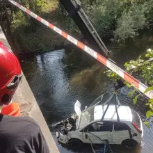 Zobacz zdjęcie: Samochód wpadł do rzeki