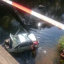 Zobacz zdjęcie: Samochód wpadł do rzeki