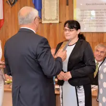 Переглянути фотографію: Представниці тематичних сіл із дипломами від старости