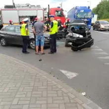 Zobacz zdjęcie: Wypadek na krzyżówce Cieszkowskiego-Modłowa. Jedna osoba ciężko ranna